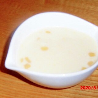 コーン缶詰の牛乳スープ